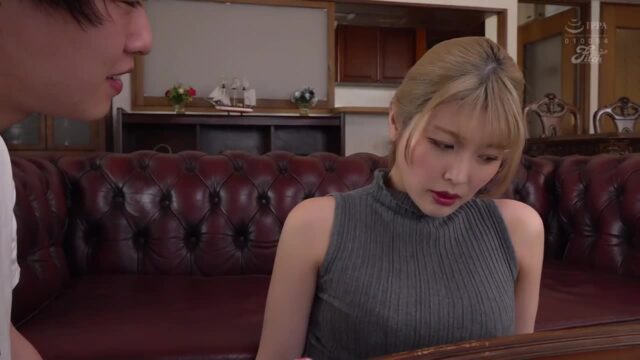 Chị Dâu Quyến Rũ Dụ Dỗ Em Chồng Lần Đầu Tiên Trong Nhà Tắm